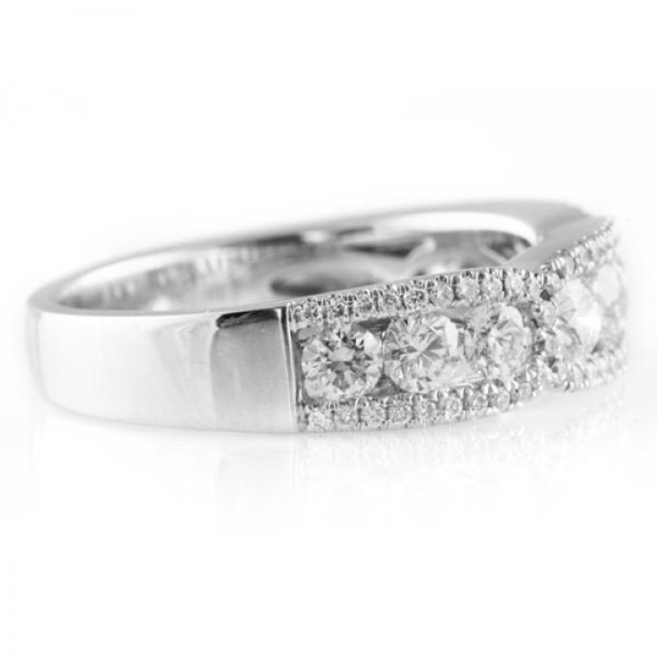 1.11 CT FLOATING DIAMOND WHITE GOLD WEDDING BAND 