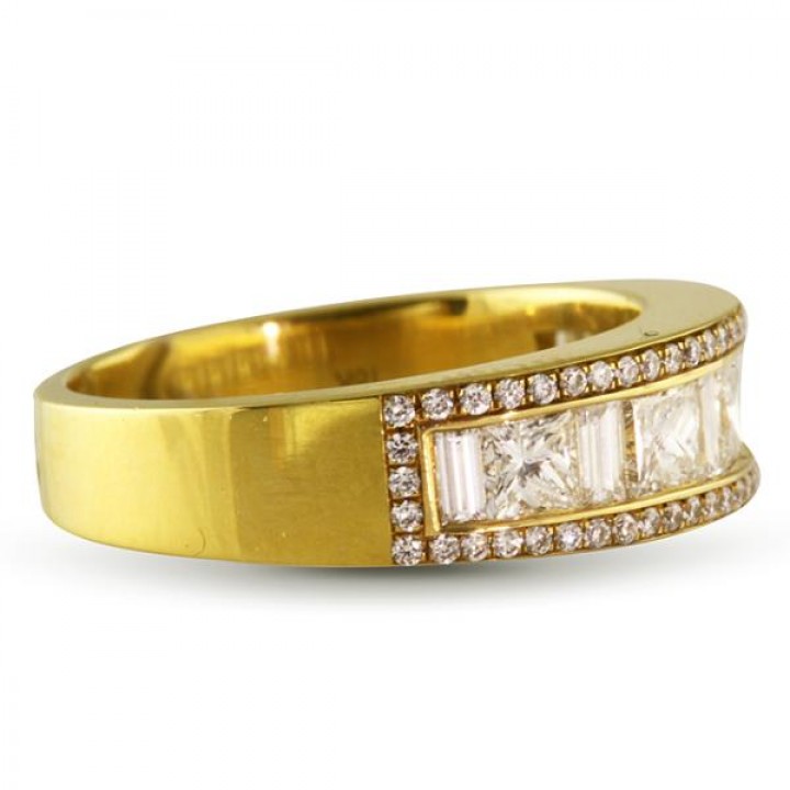 2.50 CT BAGUETTE, PRINCESS AND ROUND DIAMOND YELLOW GOLD BAND 