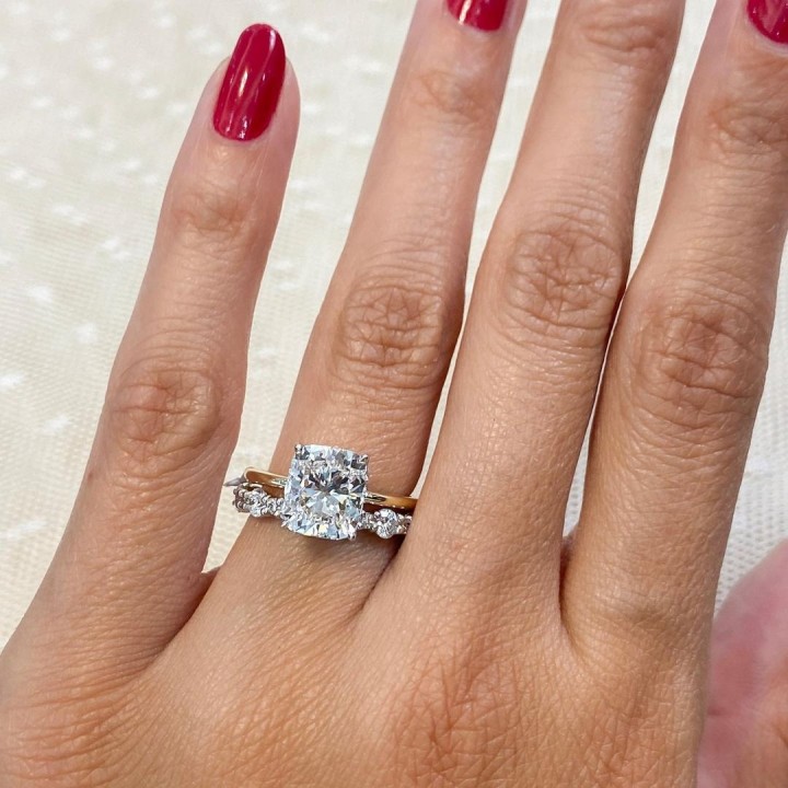 1.65ct Alternating Size Round Diamond Shared Prong Eternity Band yg flat