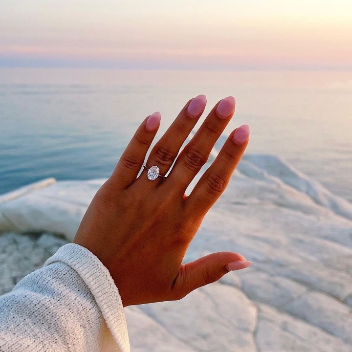3.17 carat Oval Lab Diamond Invisible Gallery™ Ring top