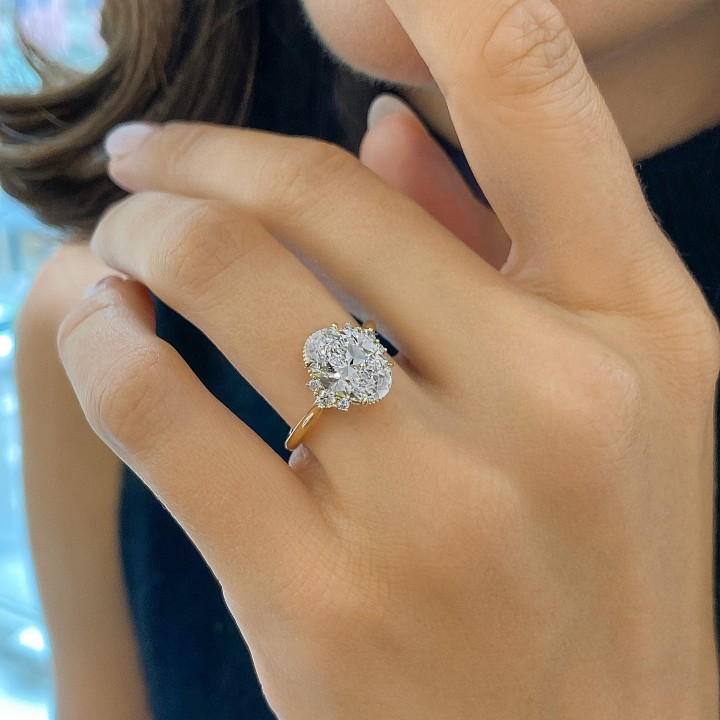2.5 carat Oval Lab Diamond Seven-Stone Milgrain Ring profile