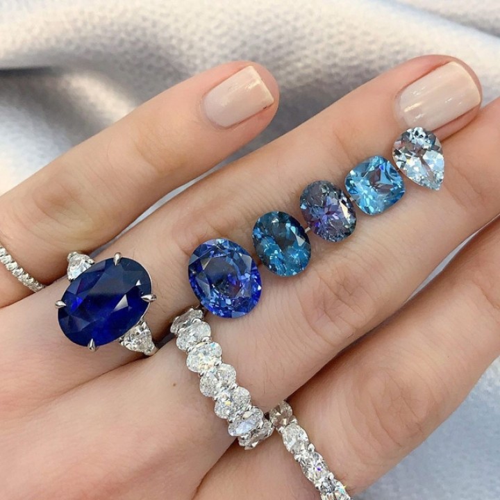 7.75ct Oval Sapphire Three-Stone Ring flat