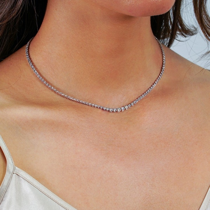 3.05 carat Graduated Diamond Tennis Necklace