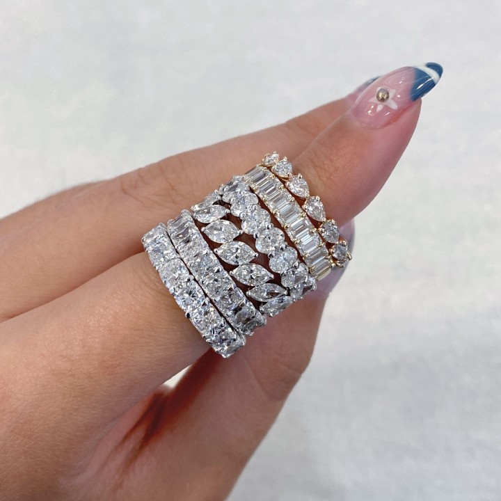1.60 carat Oval Diamond Halfway Band flat