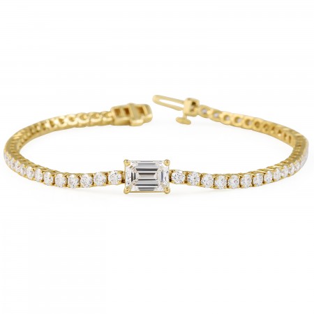 4.6 carat Diamond Tennis Bracelet with Emerald Cut Diamond closed
