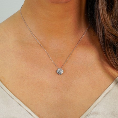 Diamond 18k White Gold Pendant Necklace