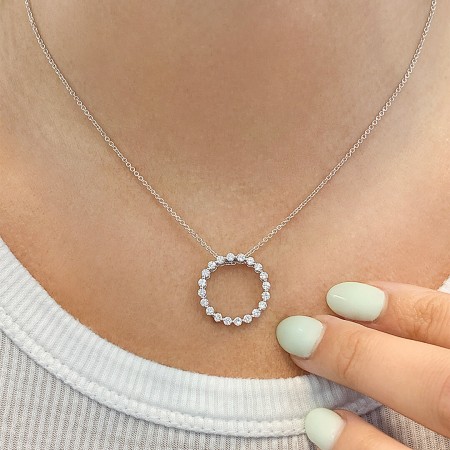 Single Prong Set Diamond Circle Pendant 