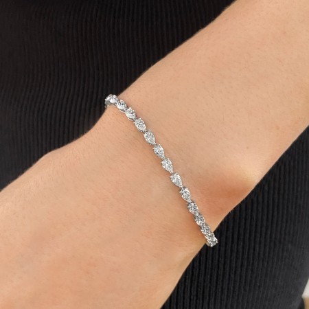 3.85 carat Pear Shape Lab Diamond East-West Tennis Bracelet closed