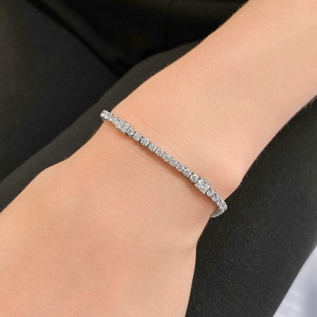 Round and Radiant Cut Lab Diamond Tennis Bracelet flat