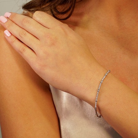 Round Diamond Thin Pave Bar Bracelet