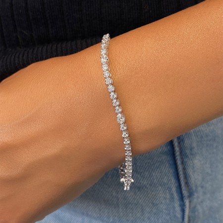 Round and Oval Diamond Illusion Set Tennis Bracelet flat